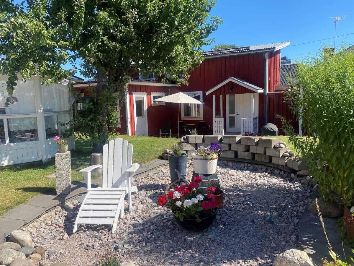 Gardshuset Mitt I Centrala Gaevle Exterior photo